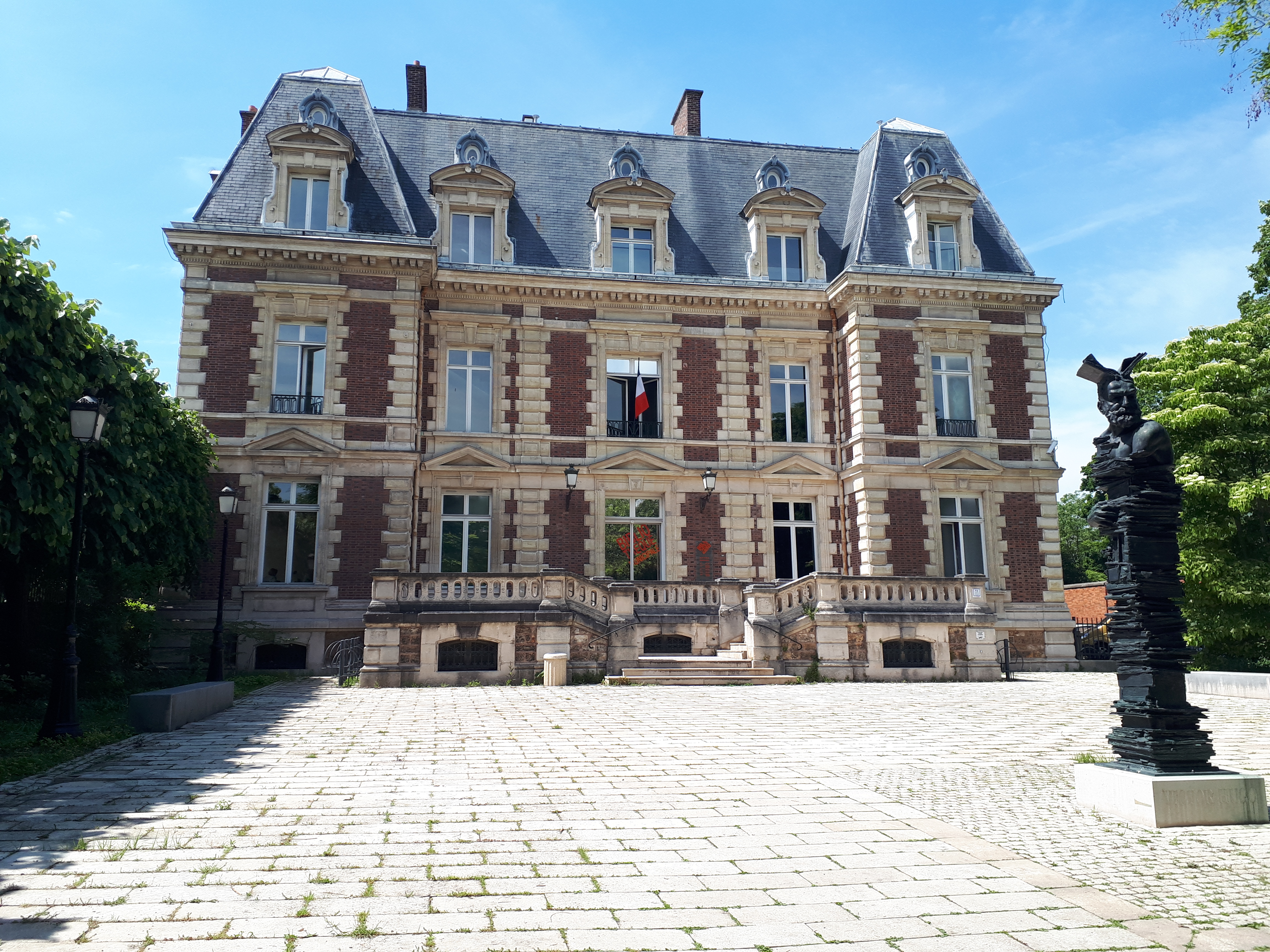 Courbevoie, France Hero Image