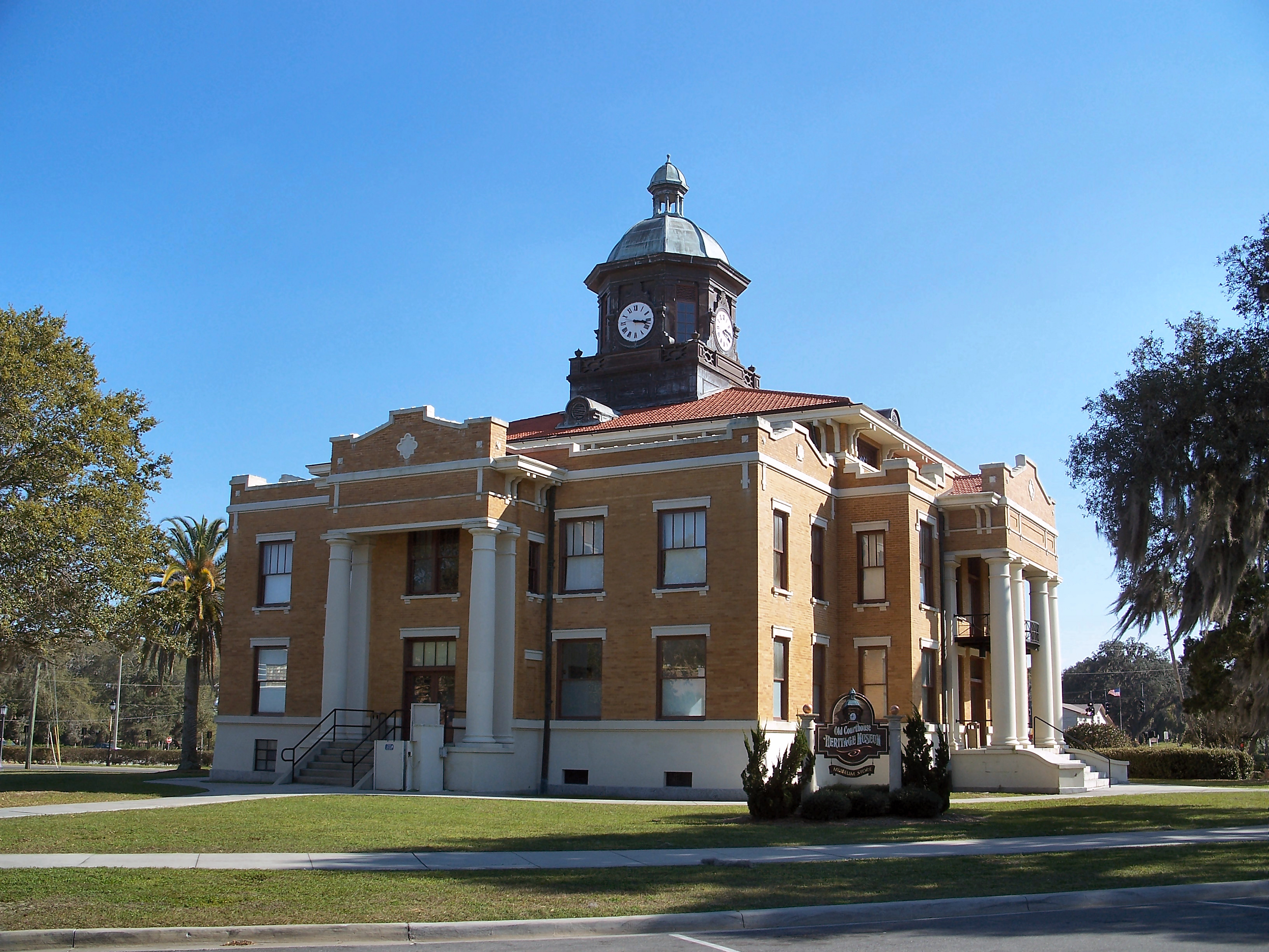 Inverness, FL, United States Hero Image