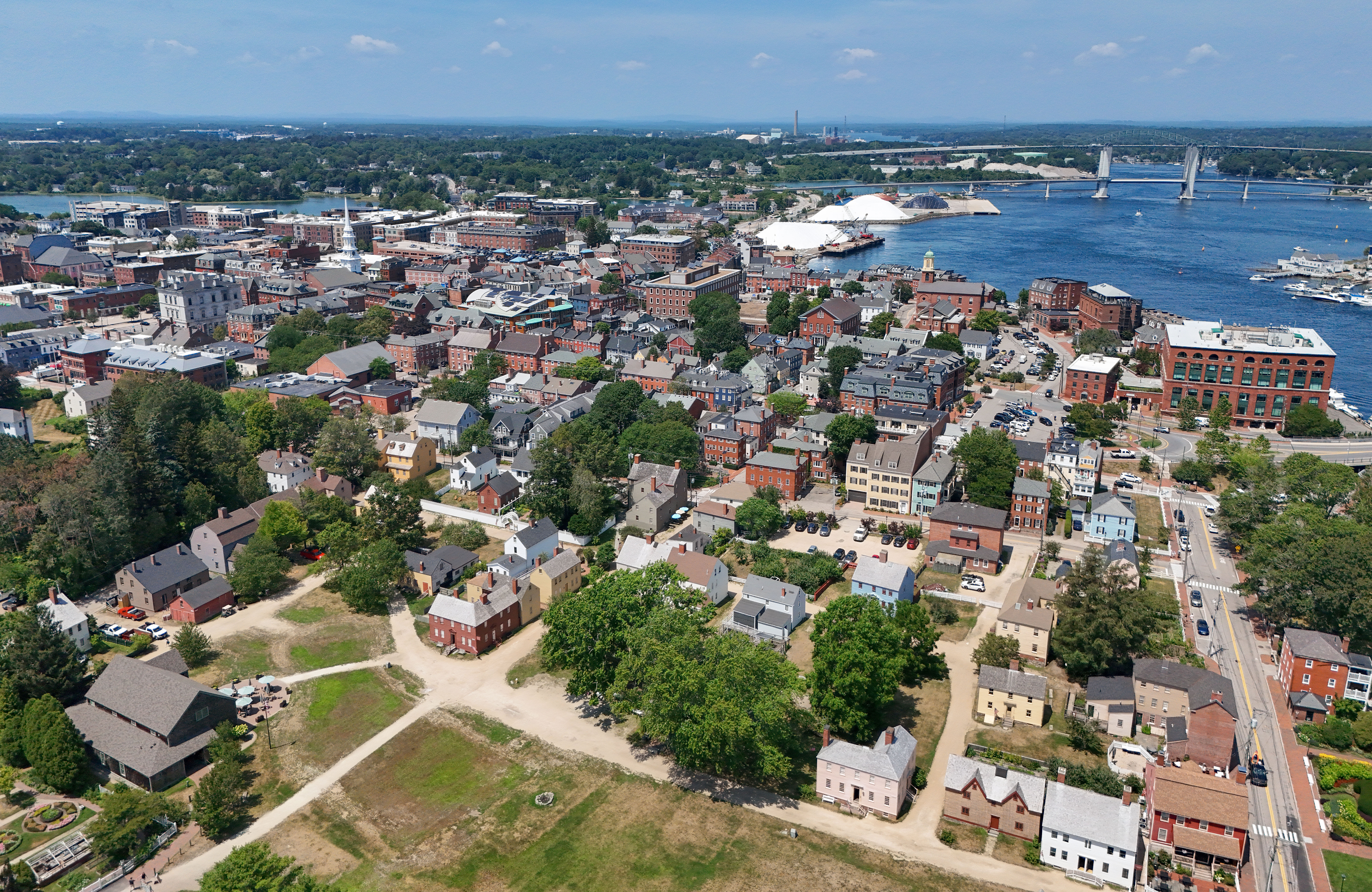 Portsmouth, NH, United States Hero Image