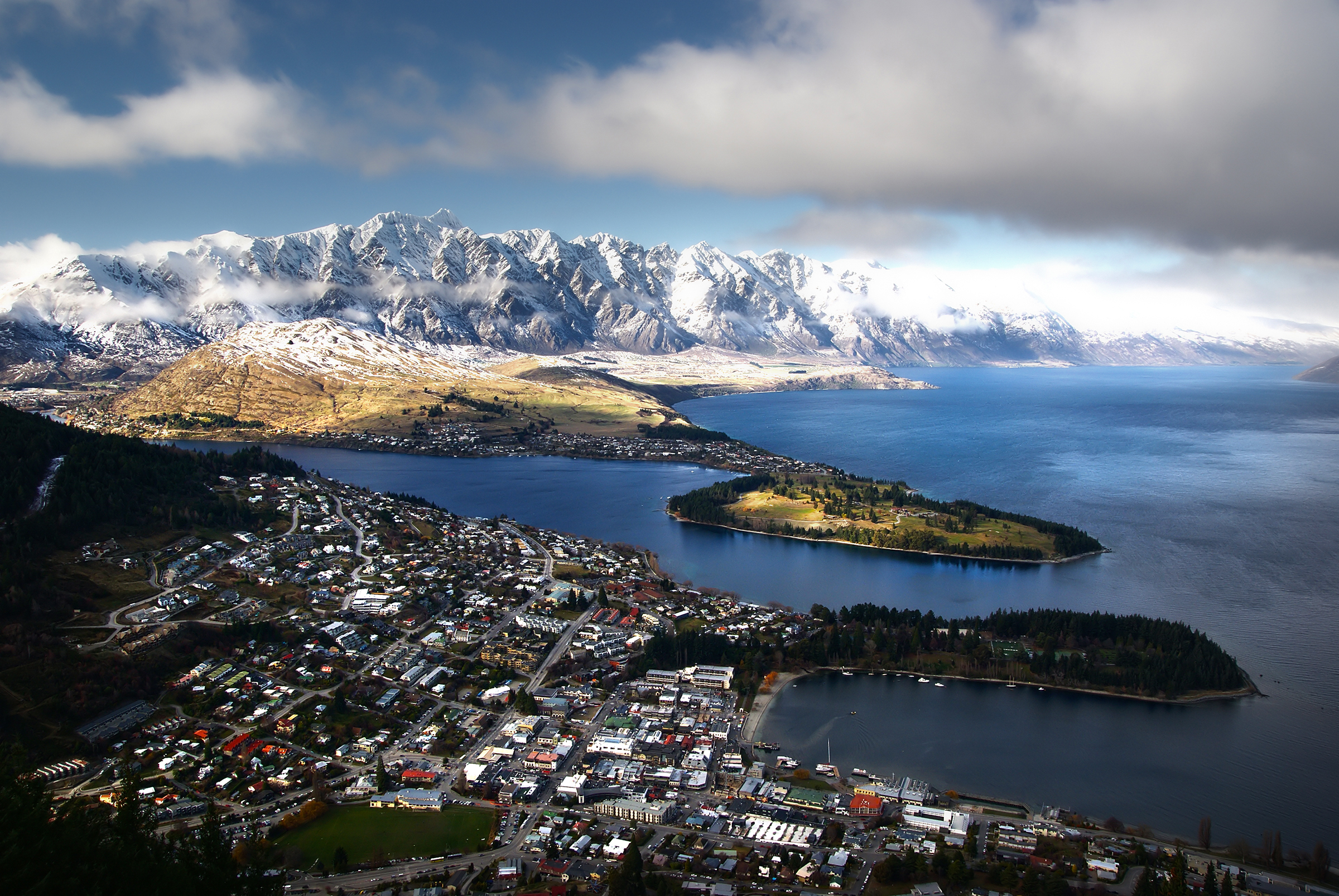 Queenstown, New Zealand Hero Image